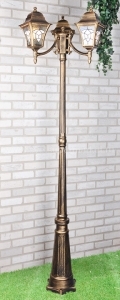 Светильник трехрожковый на столбе Altair